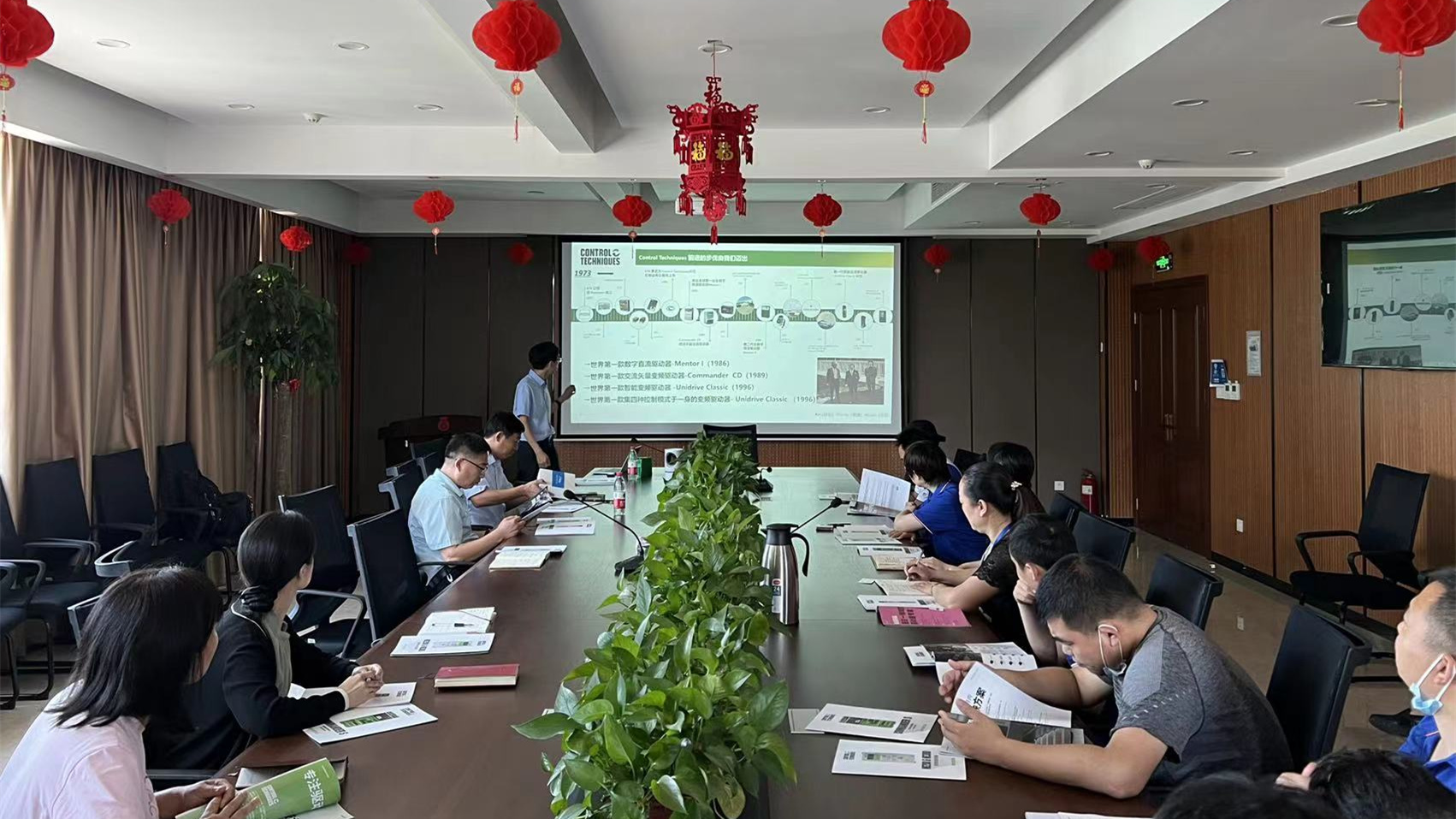 華東工控與英國(guó)CT(尼得科)產(chǎn)品交流會(huì)