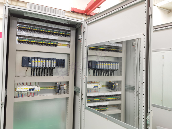 控制柜內(nèi)部