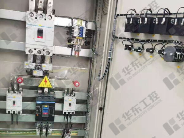 動(dòng)力配電柜細(xì)節(jié)