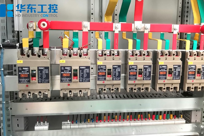 華東工控-配電柜柜內(nèi)細(xì)節(jié)