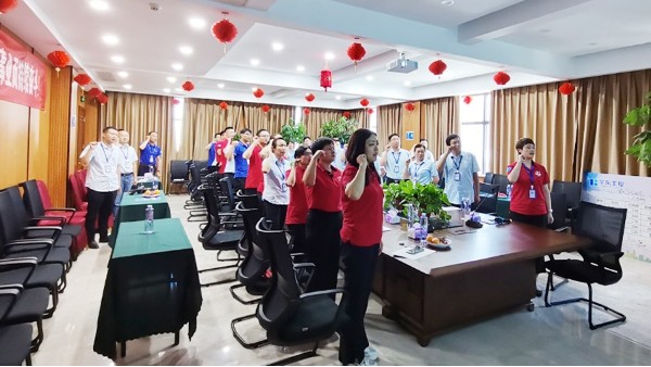 華東工控宣讀誓詞現(xiàn)場